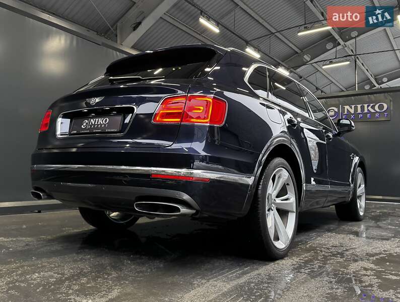 Позашляховик / Кросовер Bentley Bentayga 2017 в Києві