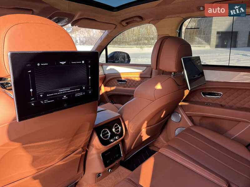 Позашляховик / Кросовер Bentley Bentayga 2023 в Києві фото 31 Позашляховик / Кросовер Bentley Bentayga 2023 в Києві