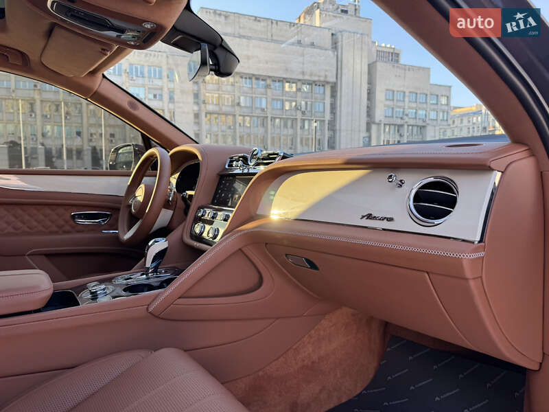 Позашляховик / Кросовер Bentley Bentayga 2023 в Києві фото 34 Позашляховик / Кросовер Bentley Bentayga 2023 в Києві