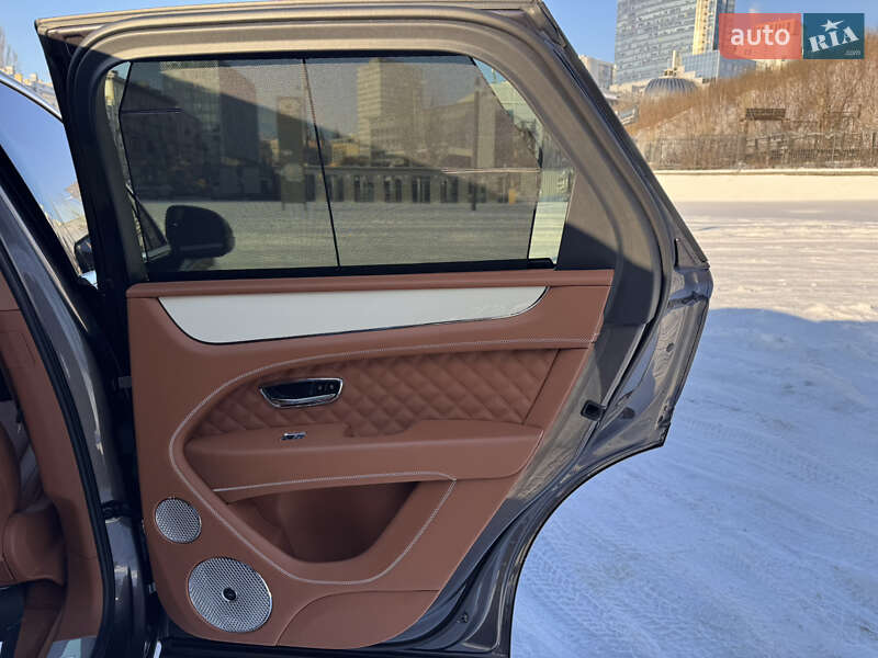 Позашляховик / Кросовер Bentley Bentayga 2023 в Києві фото 36 Позашляховик / Кросовер Bentley Bentayga 2023 в Києві