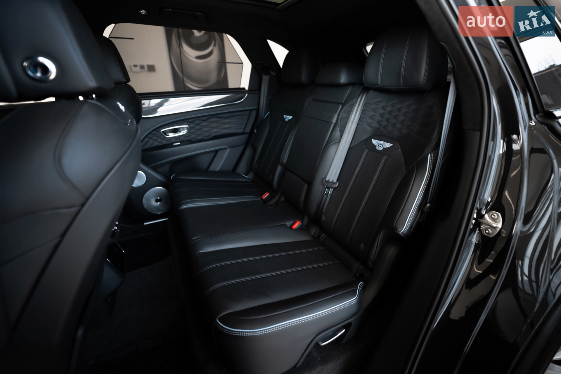 2024 Bentley Bentayga - мініатюра 21