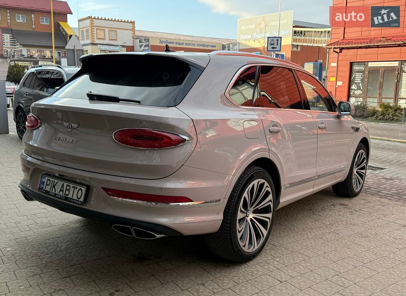 Внедорожник / Кроссовер Bentley Bentayga 2023 в Львове