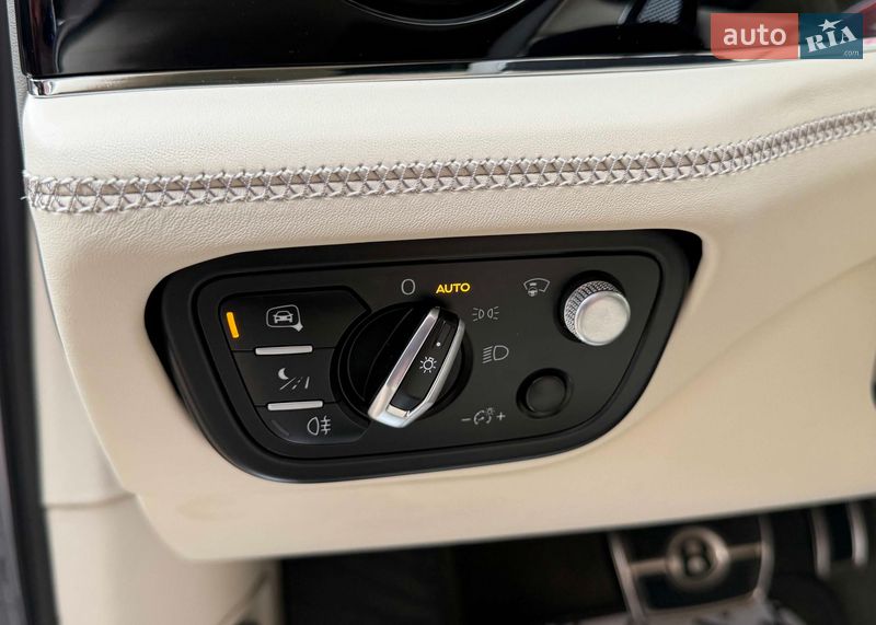 Внедорожник / Кроссовер Bentley Bentayga 2023 в Львове