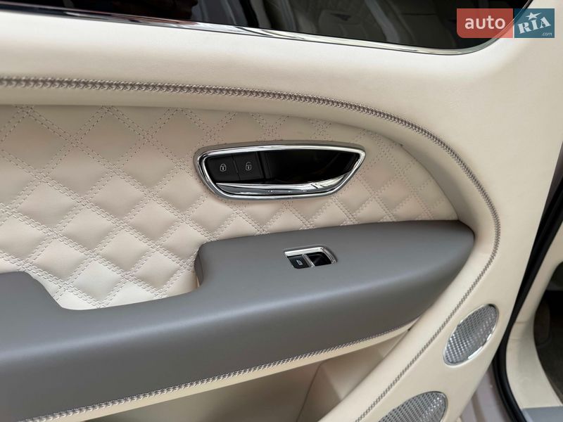 Внедорожник / Кроссовер Bentley Bentayga 2023 в Львове