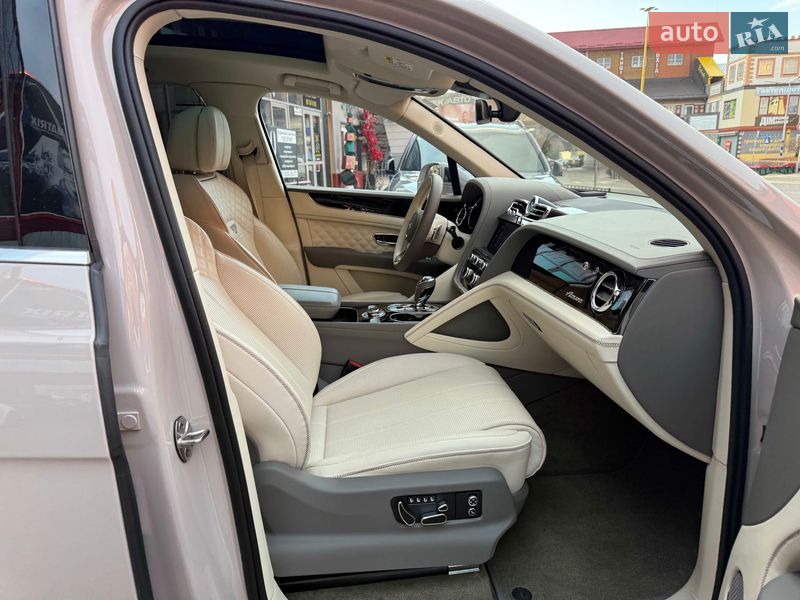 Внедорожник / Кроссовер Bentley Bentayga 2023 в Львове