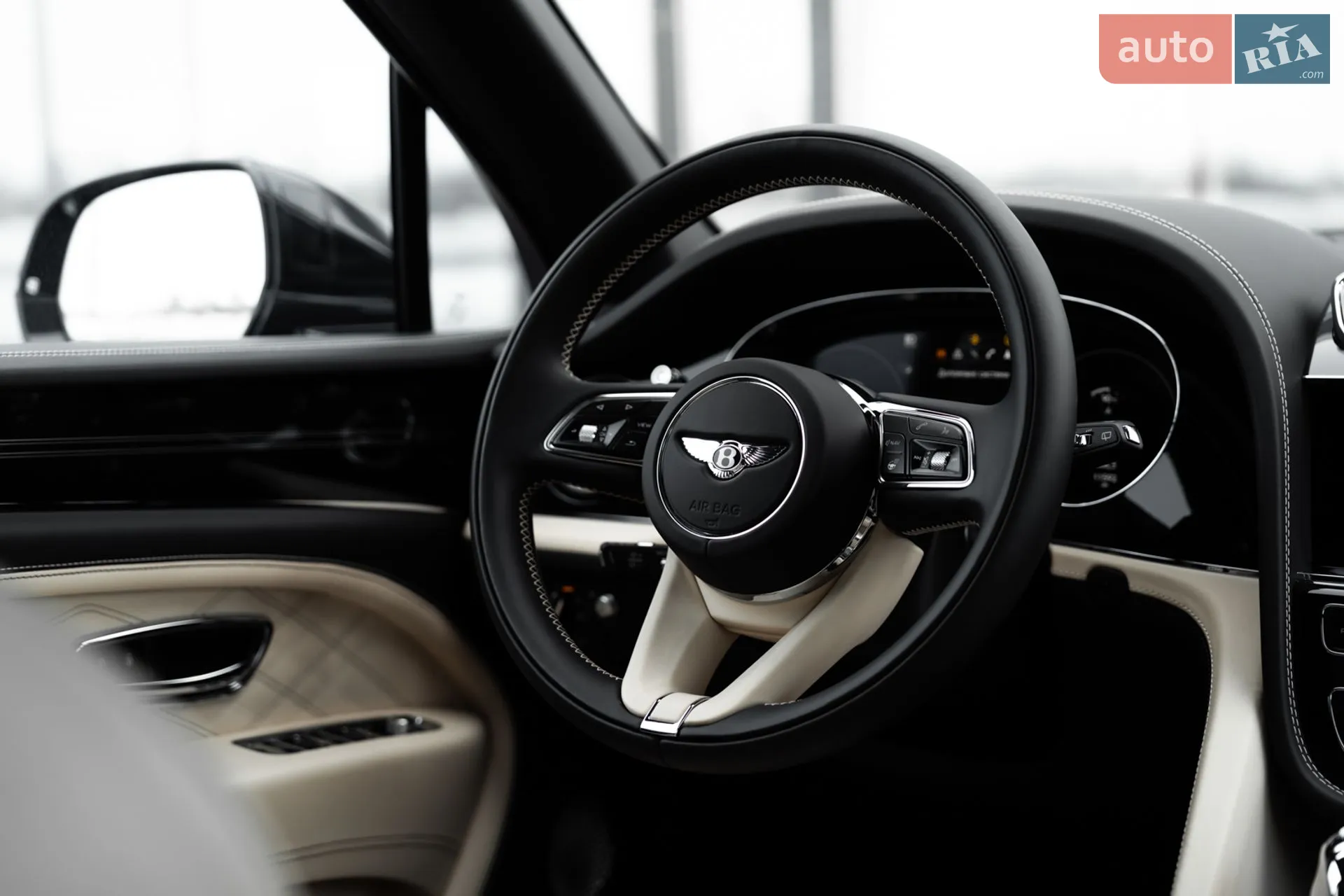 2023 Bentley Bentayga - мініатюра 11