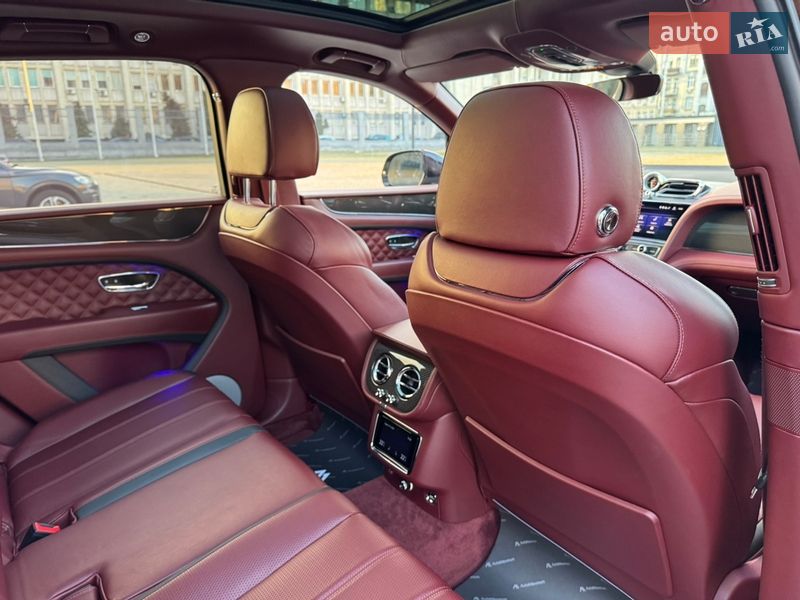Внедорожник / Кроссовер Bentley Bentayga 2021 в Киеве