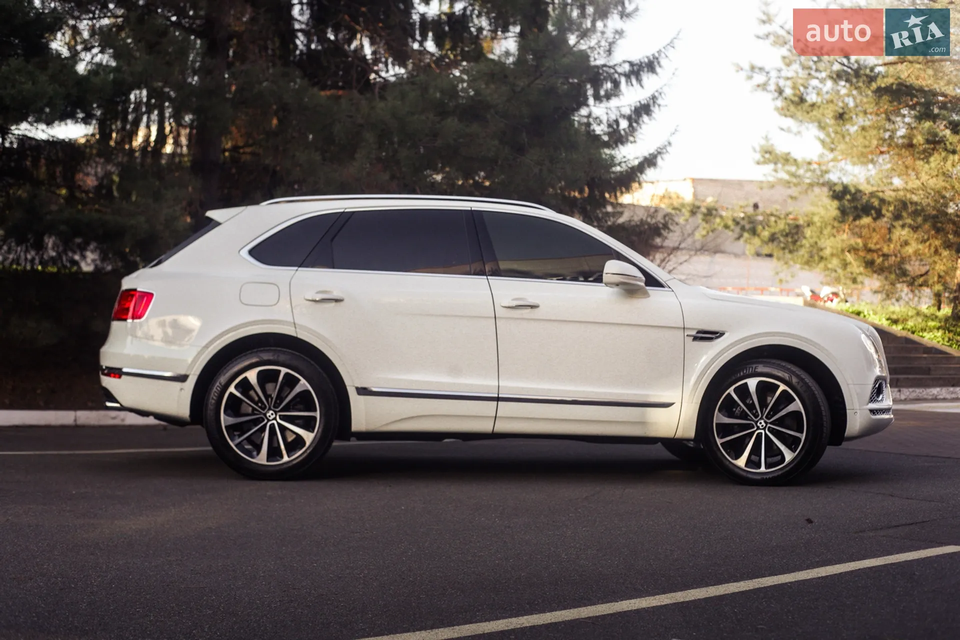 2017 Bentley Bentayga - мініатюра 15