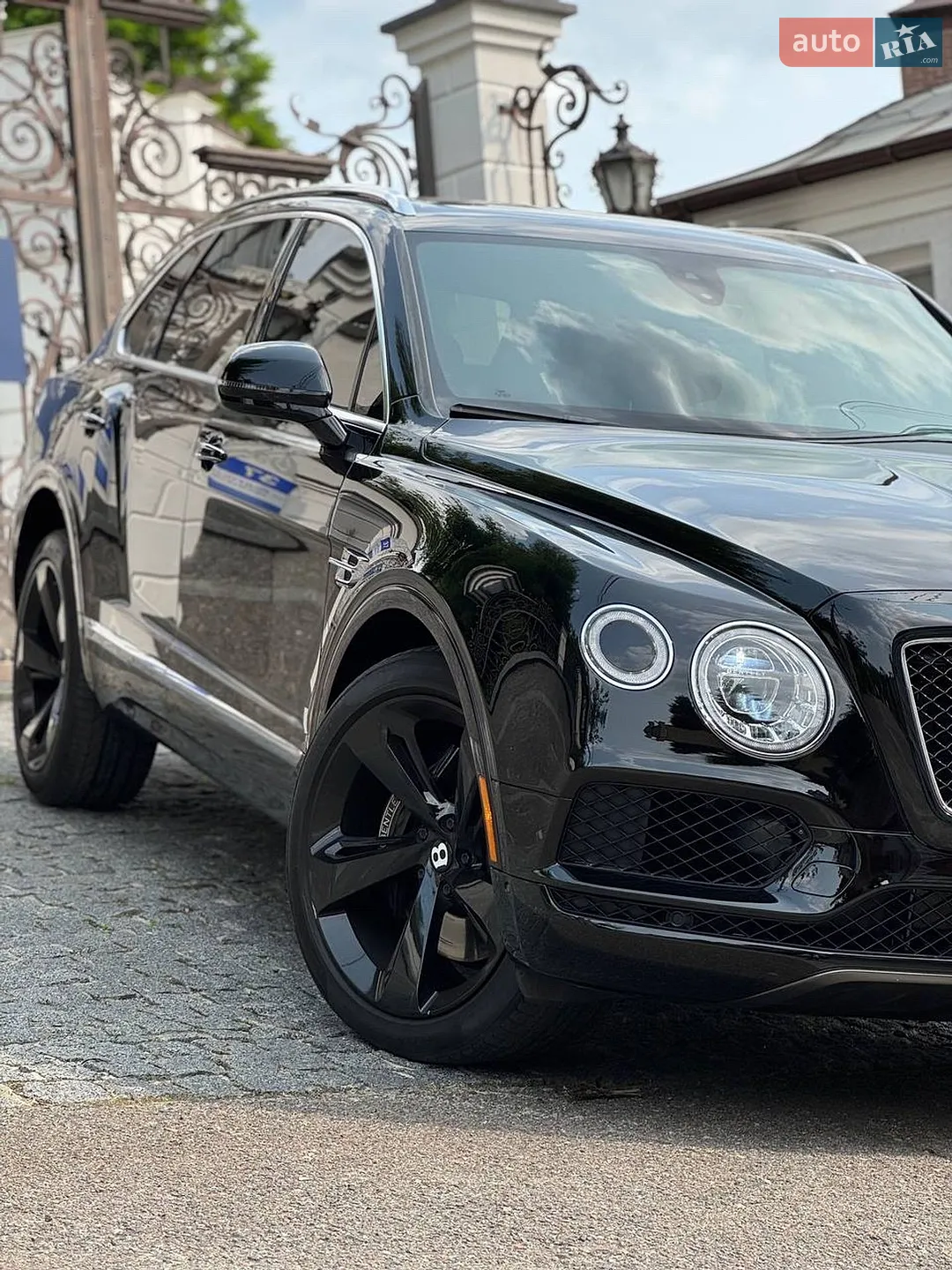 2018 Bentley Bentayga - мініатюра 2