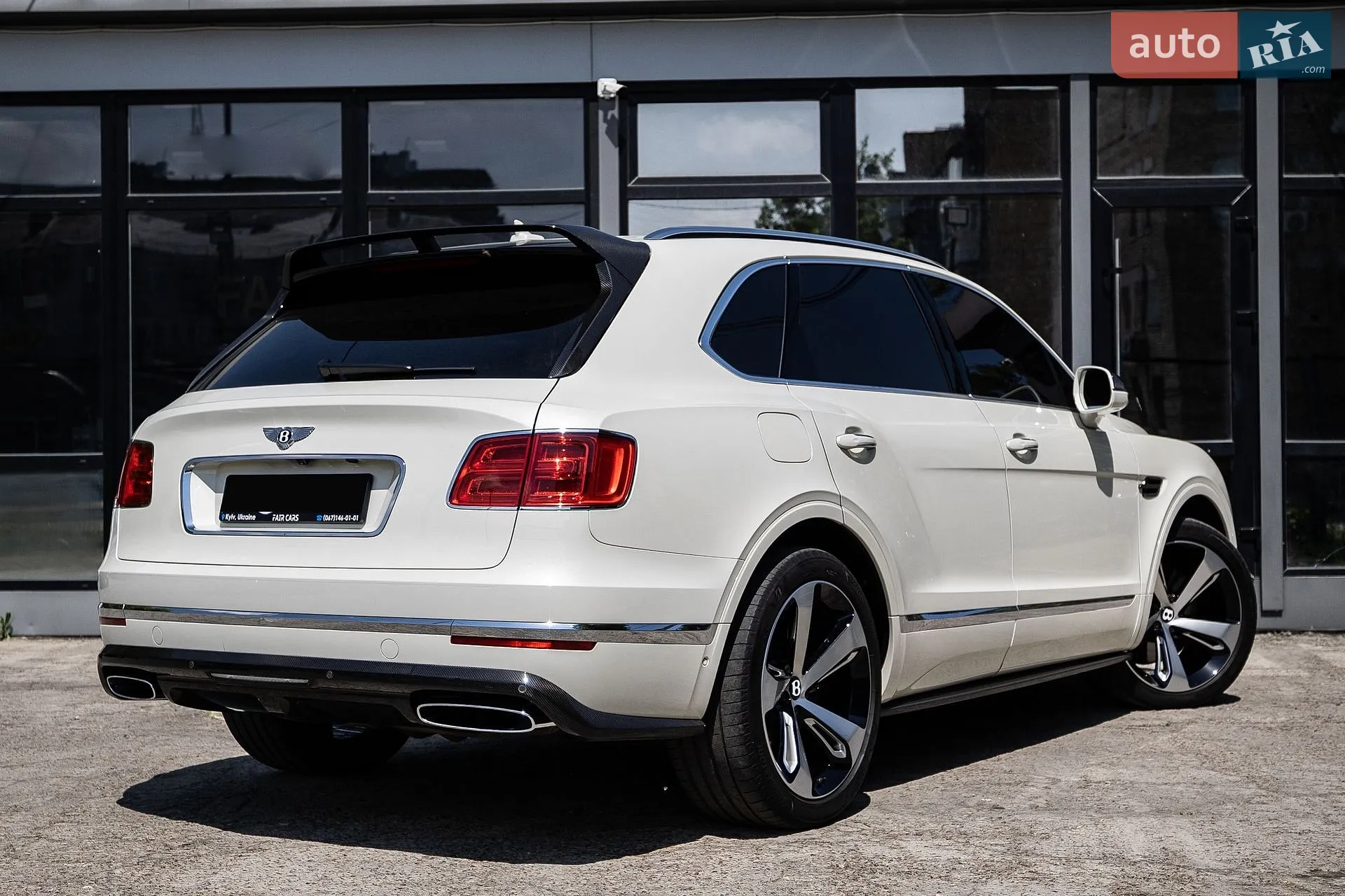 2017 Bentley Bentayga - мініатюра 14