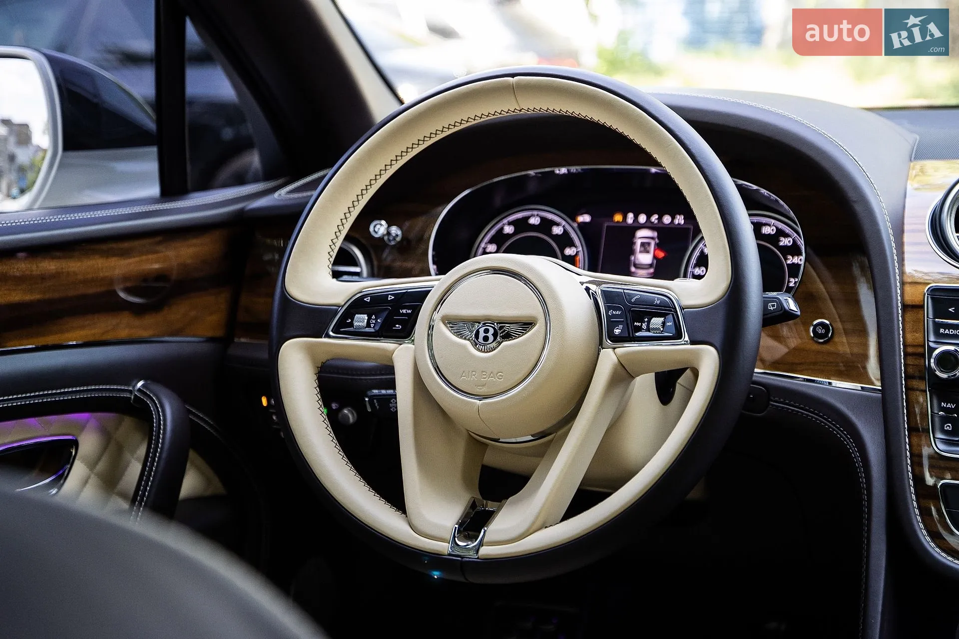 2017 Bentley Bentayga - мініатюра 35