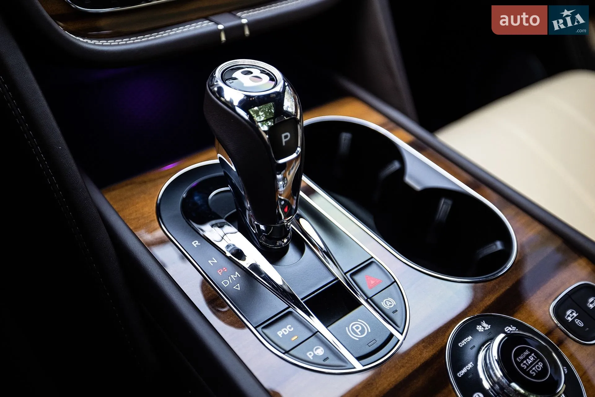 2017 Bentley Bentayga - мініатюра 48