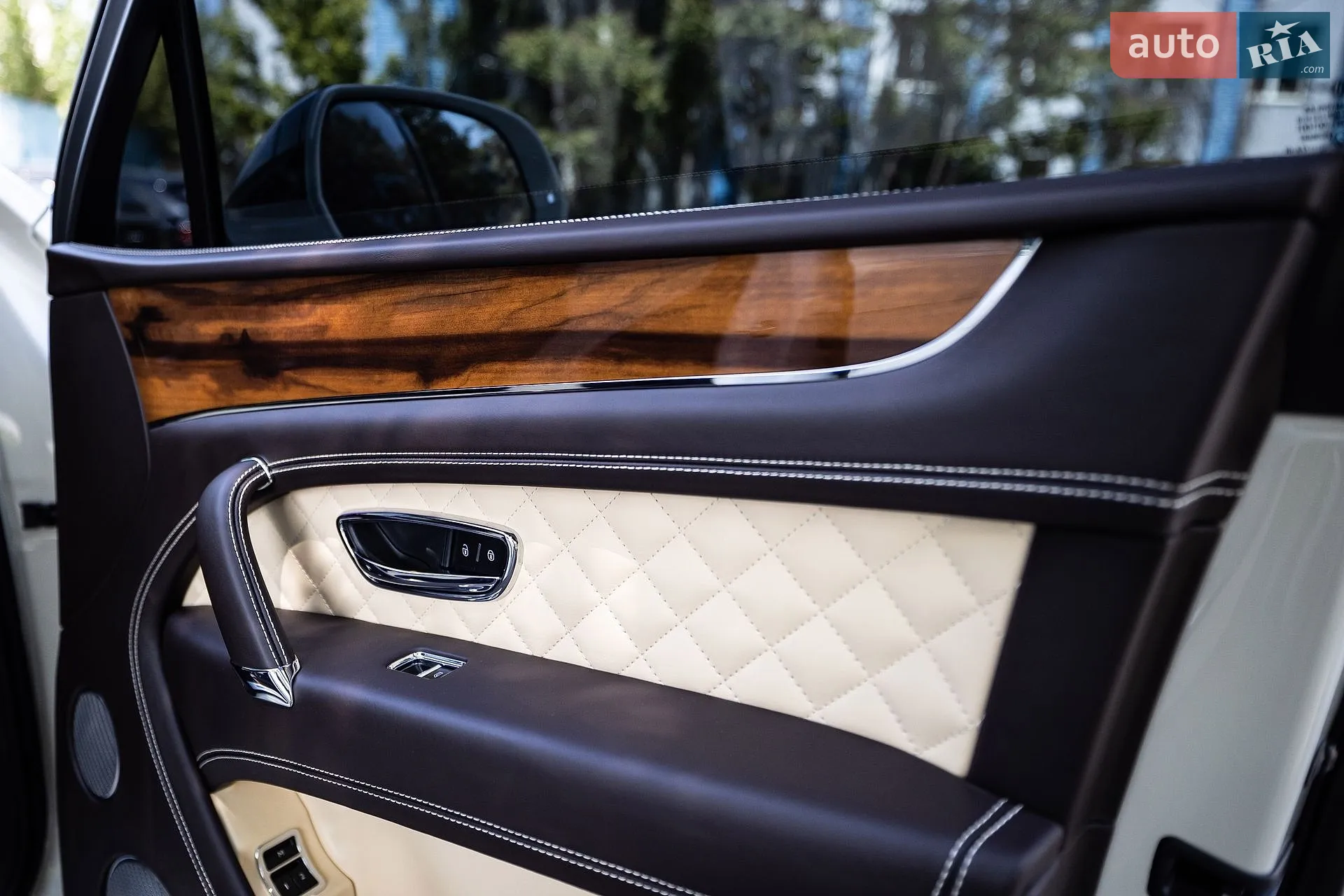 2017 Bentley Bentayga - мініатюра 78