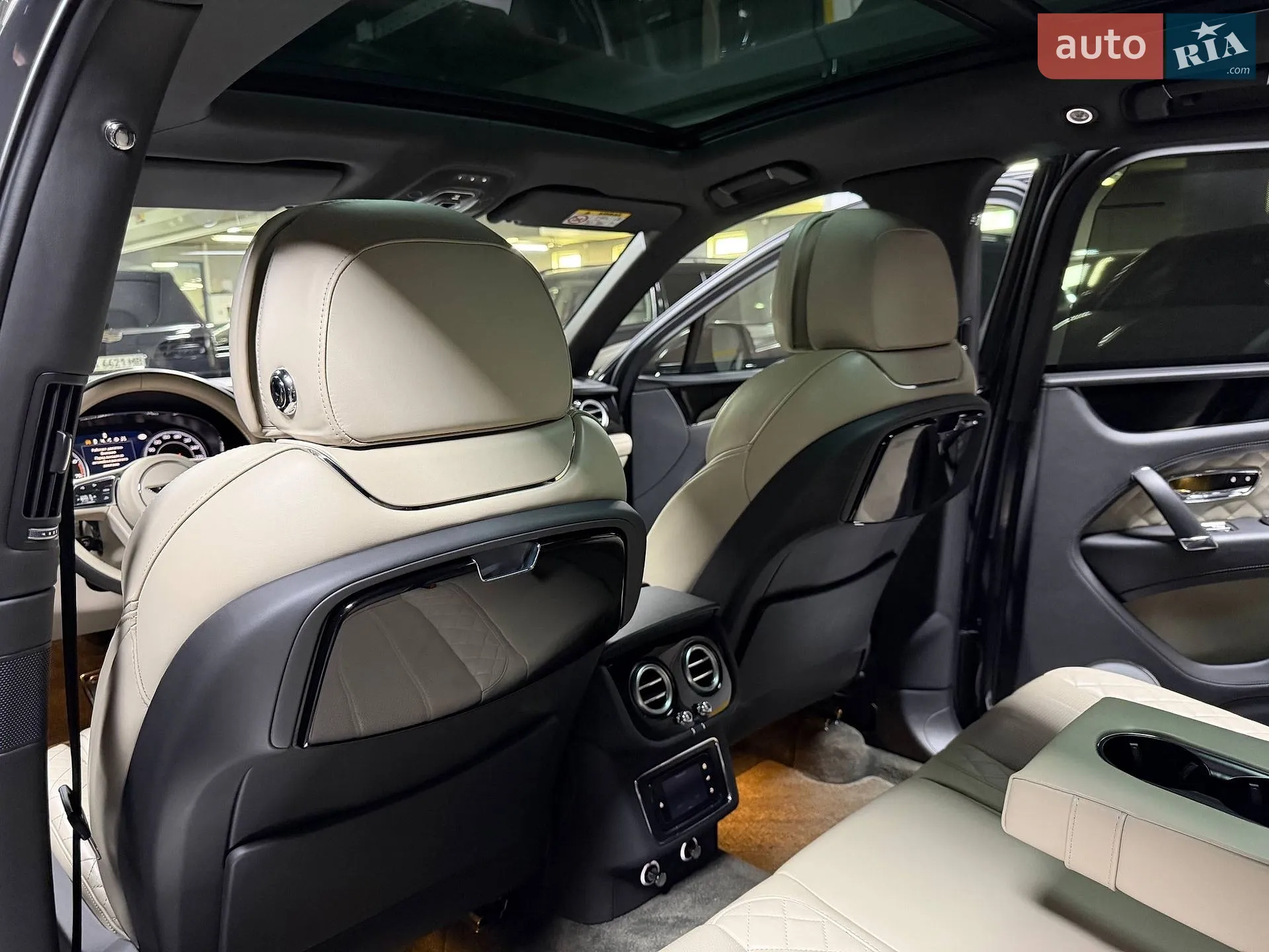 2016 Bentley Bentayga - мініатюра 65
