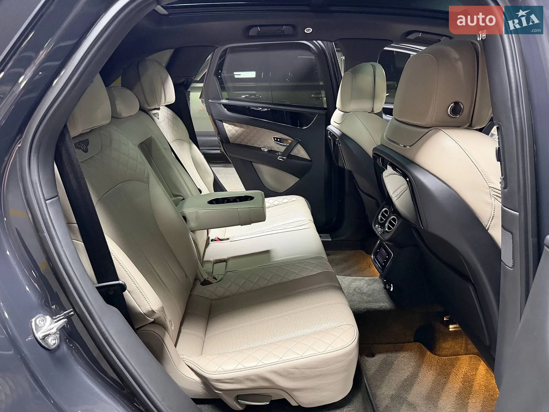 2016 Bentley Bentayga - мініатюра 76