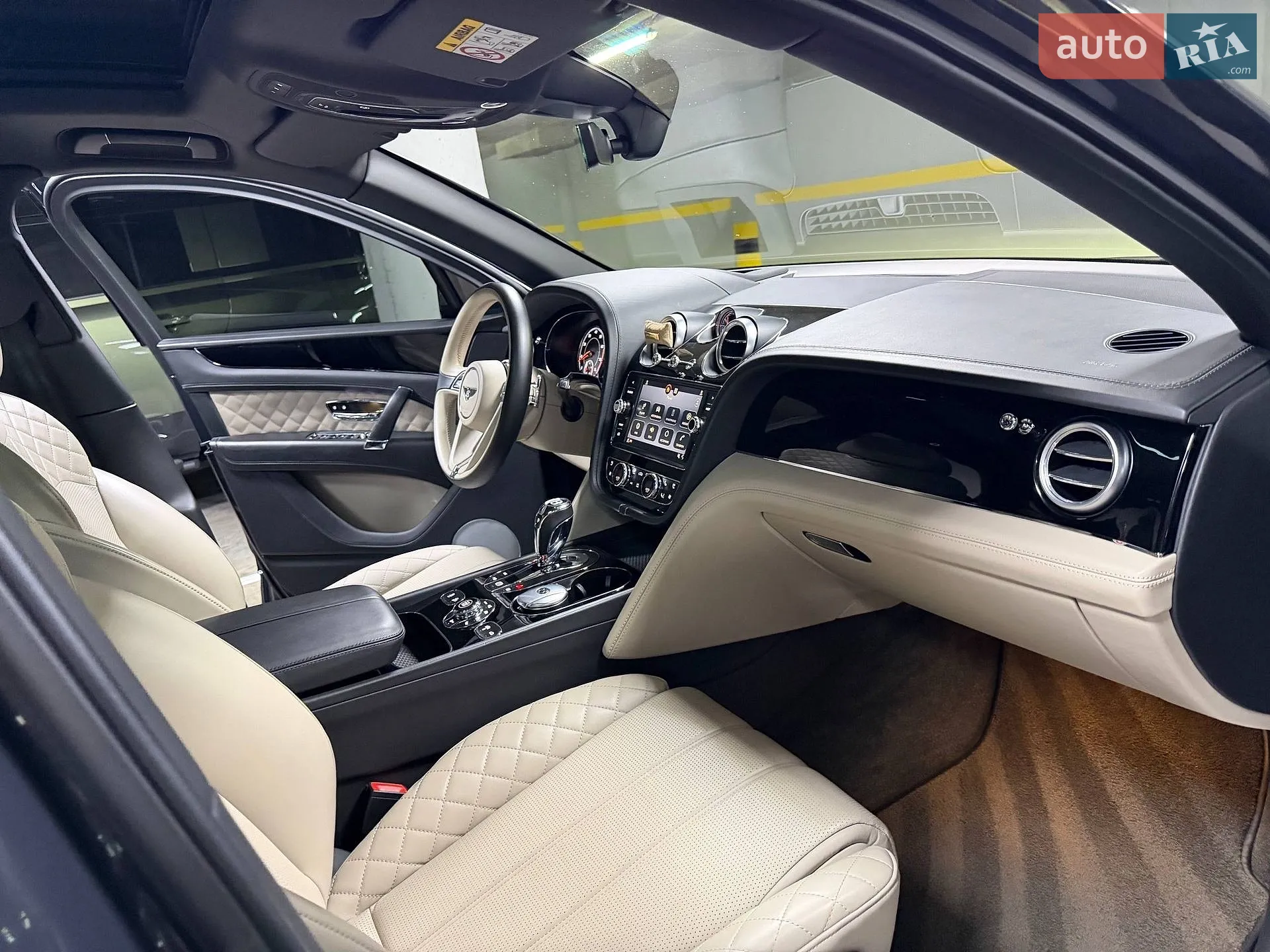 2016 Bentley Bentayga - мініатюра 96