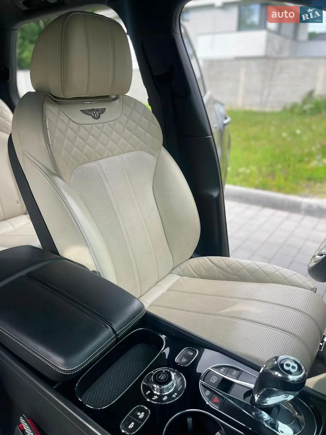 2016 Bentley Bentayga - мініатюра 17