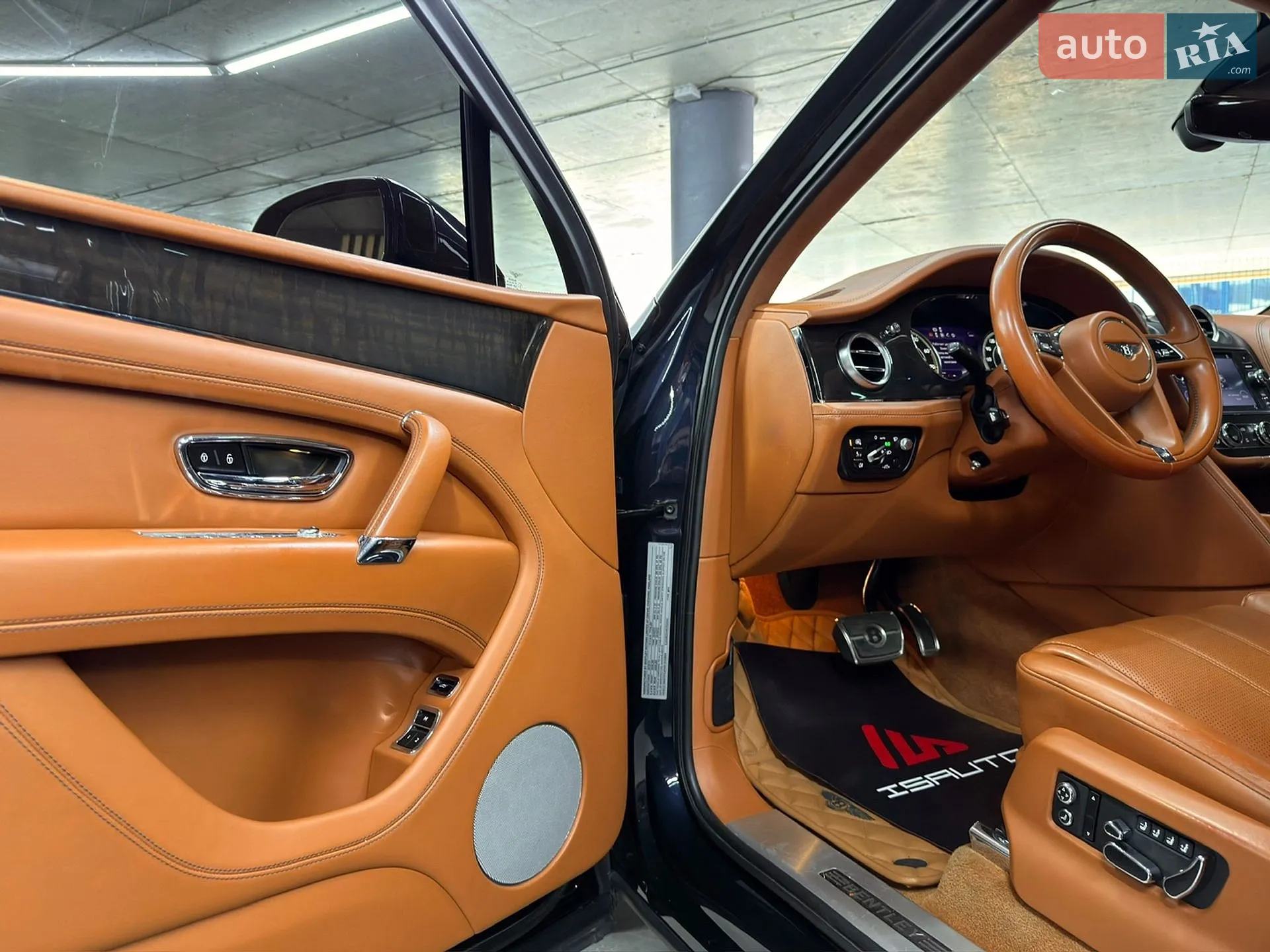 2018 Bentley Bentayga - мініатюра 19