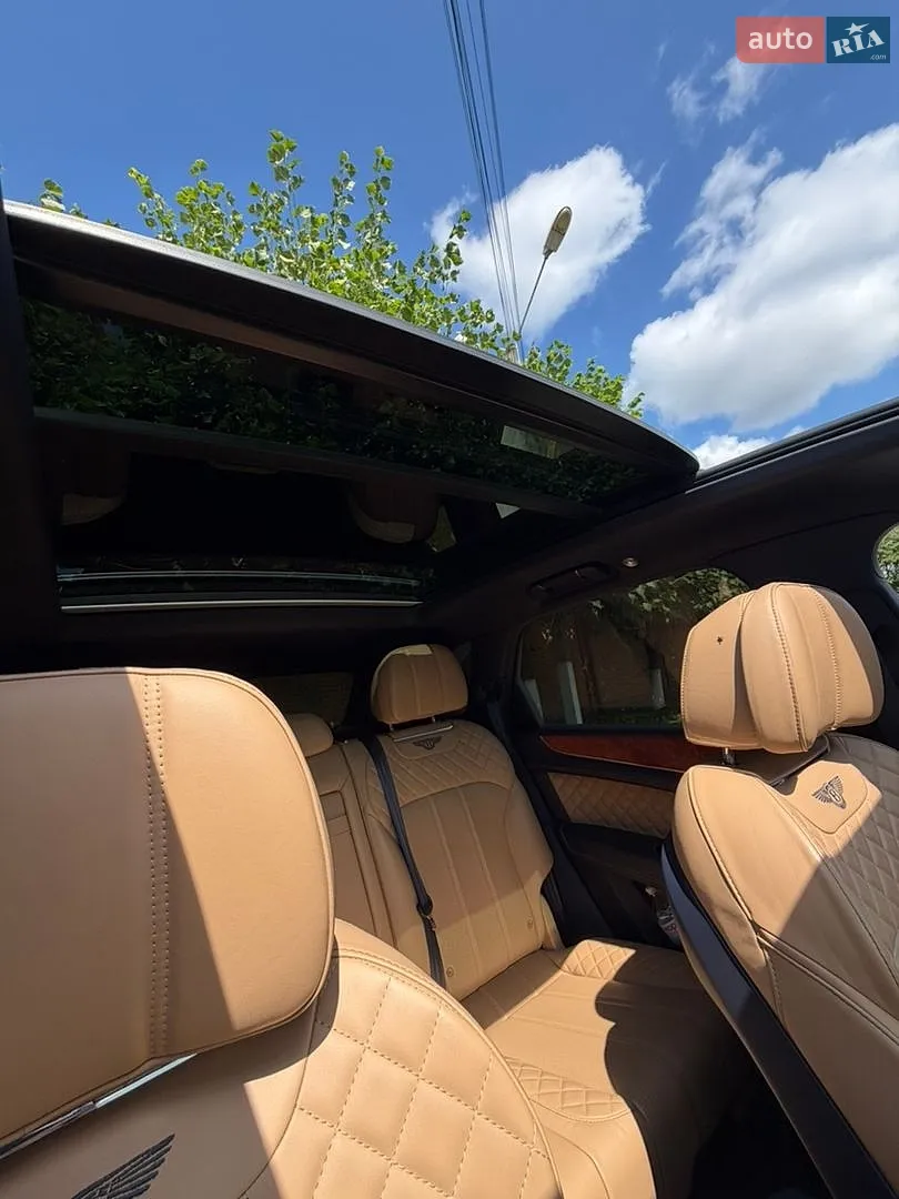 2017 Bentley Bentayga - мініатюра 12