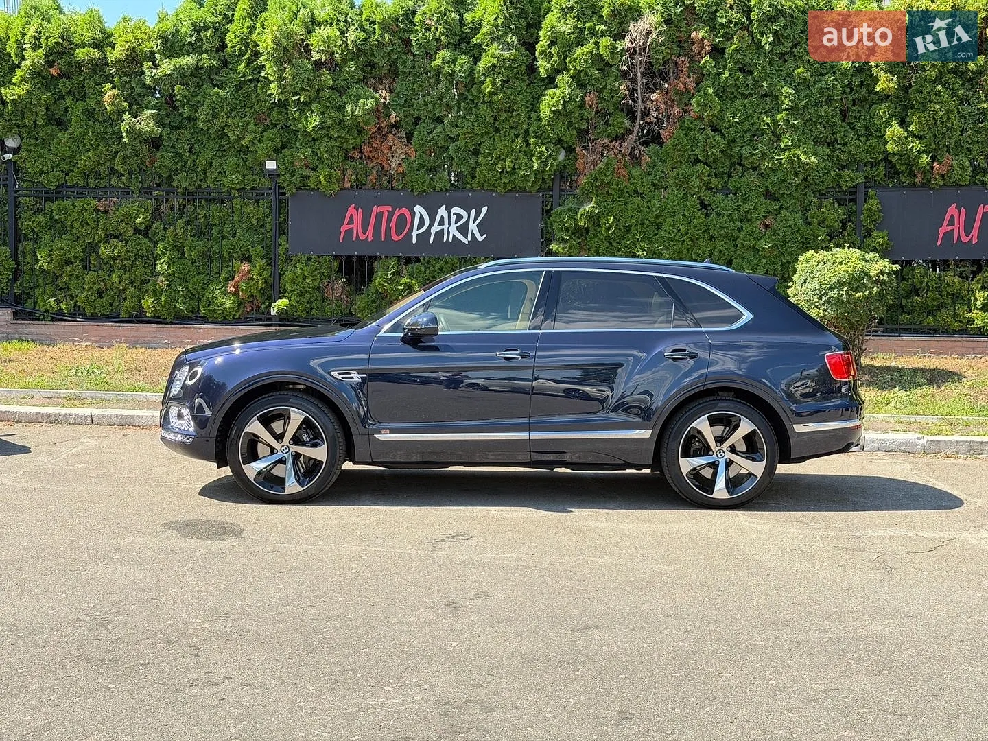 2016 Bentley Bentayga - мініатюра 7