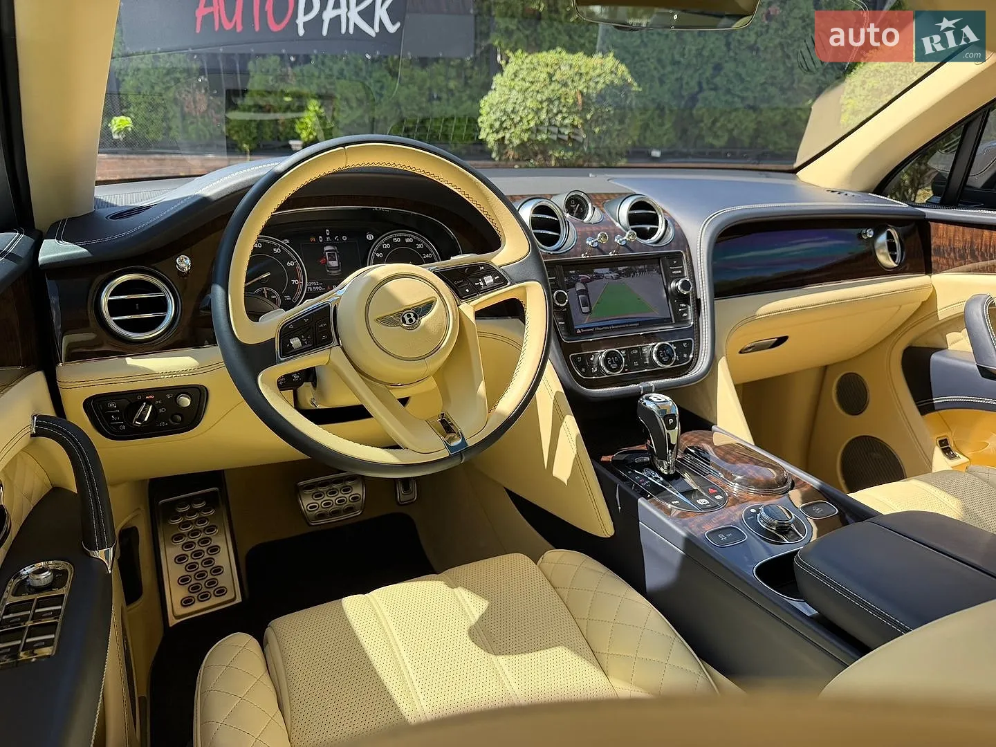 2016 Bentley Bentayga - мініатюра 19