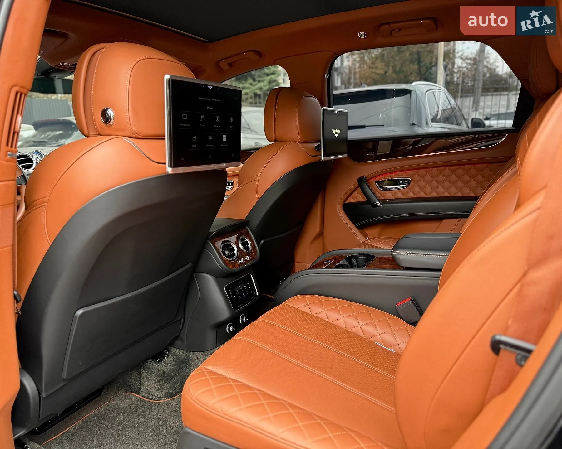 2018 Bentley Bentayga - мініатюра 13