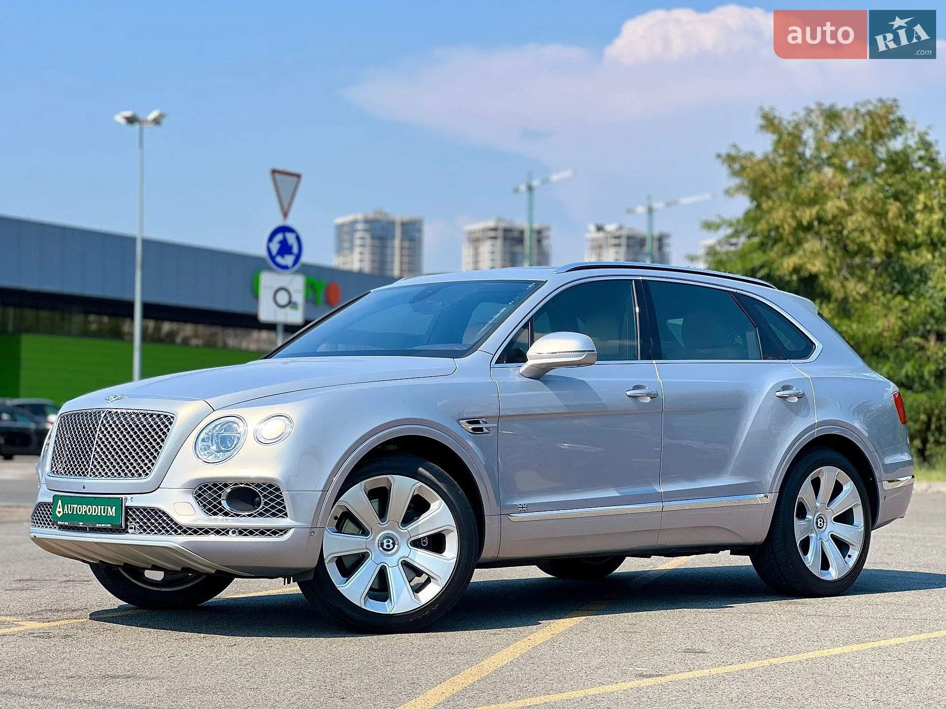 2020 Bentley Bentayga - мініатюра 2