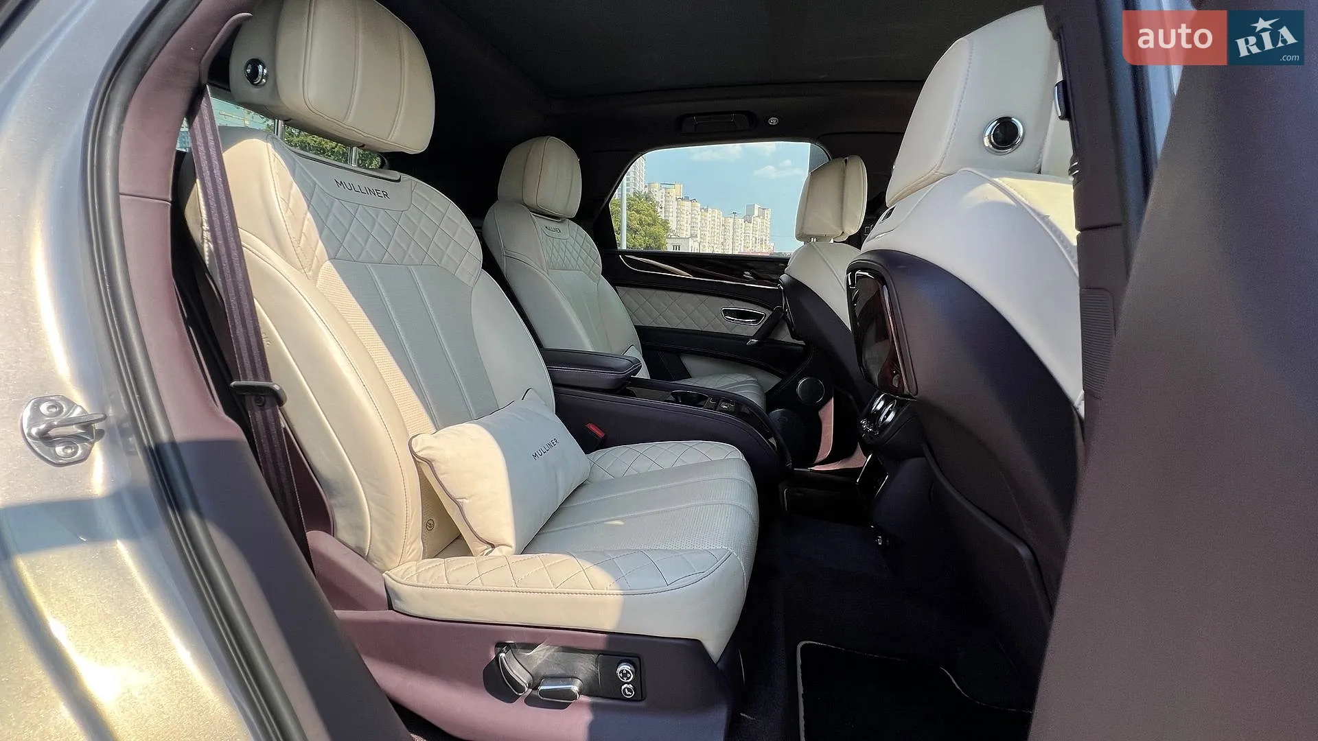 2020 Bentley Bentayga - мініатюра 38