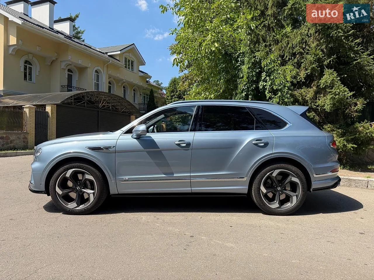2022 Bentley Bentayga - мініатюра 13