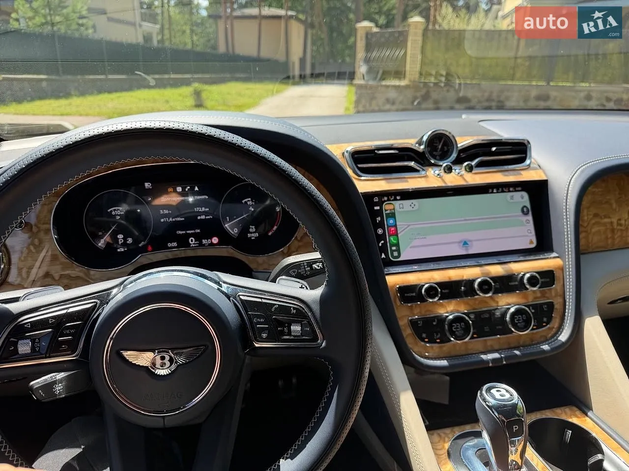 2022 Bentley Bentayga - мініатюра 18