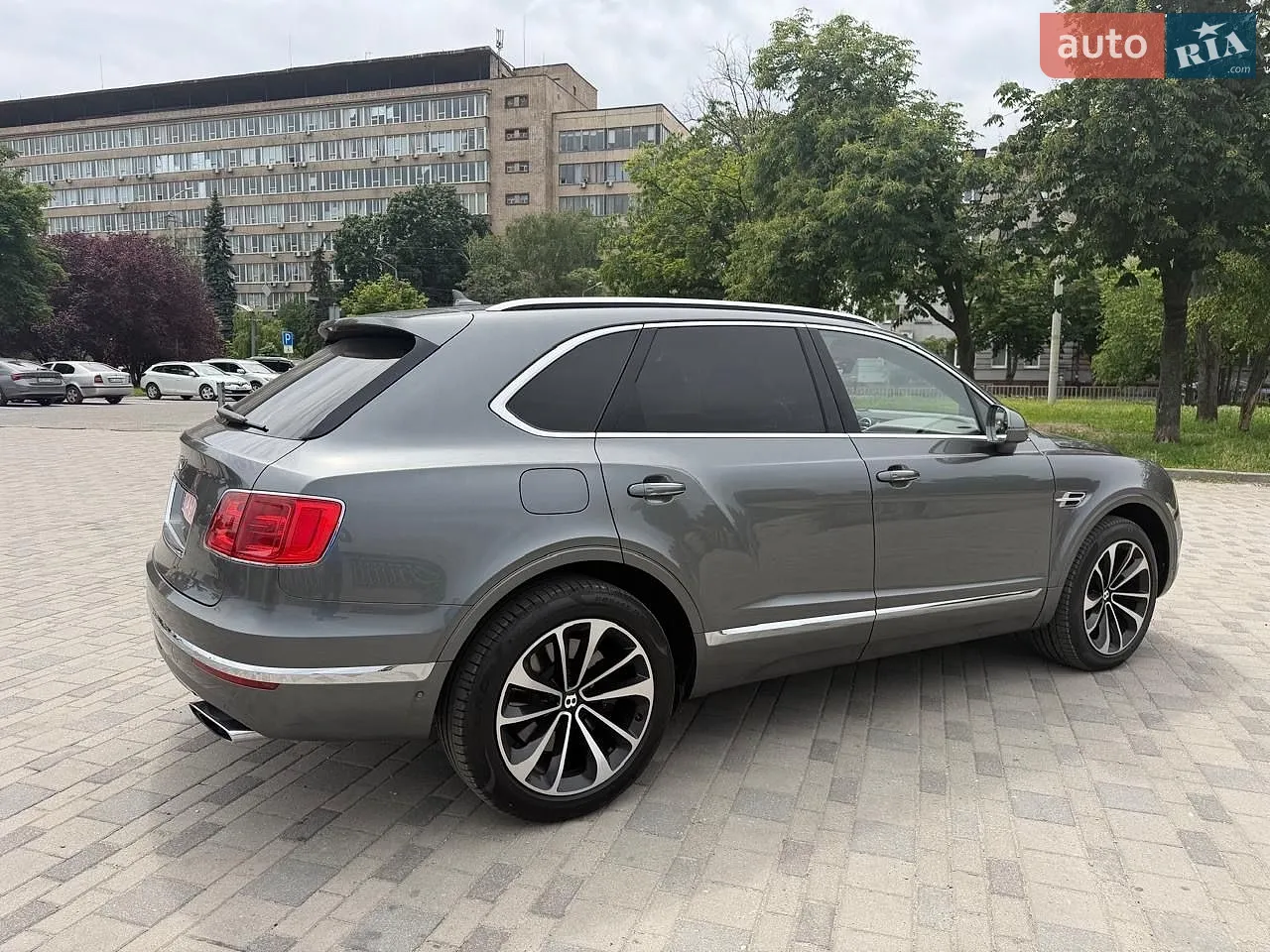 2016 Bentley Bentayga - мініатюра 4