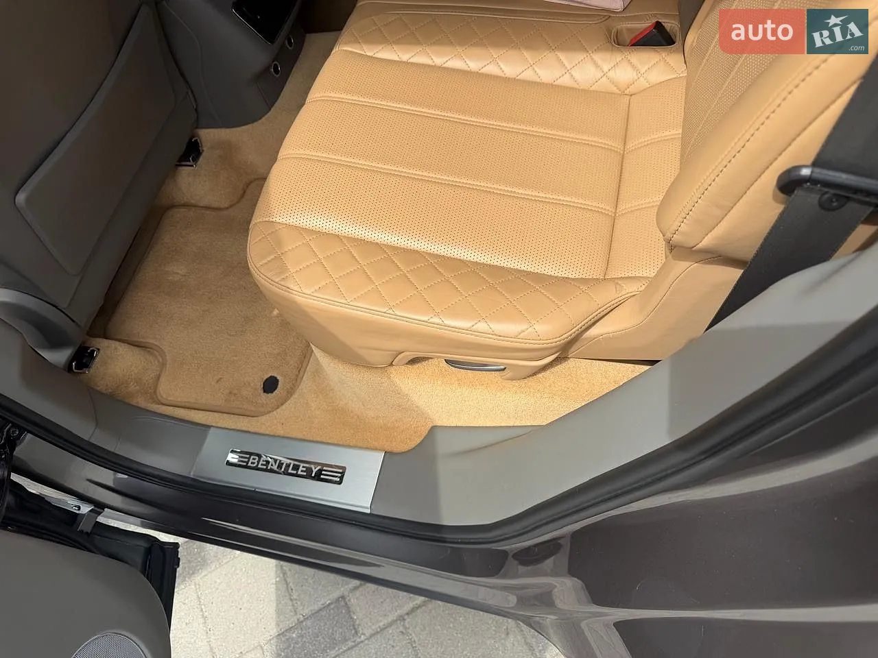 2016 Bentley Bentayga - мініатюра 11