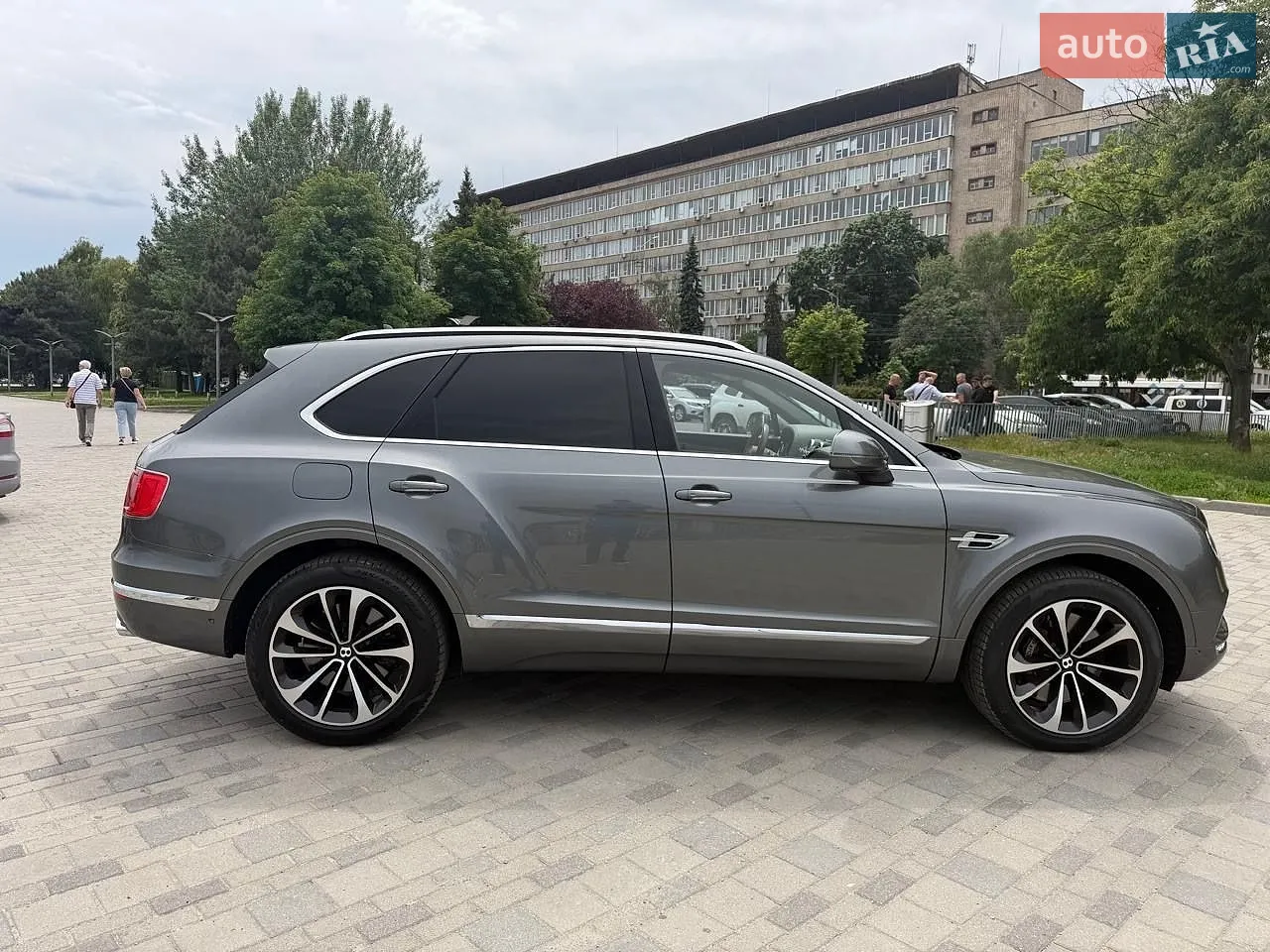 2016 Bentley Bentayga - мініатюра 17