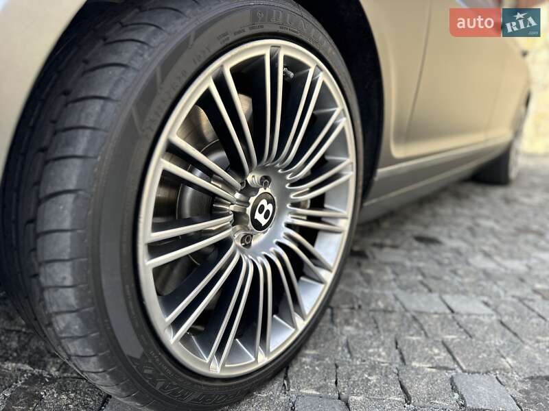 Седан Bentley Continental Flying Spur 2008 в Рівному
