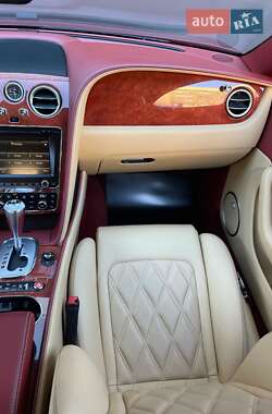 Купе Bentley Continental GT 2012 в 