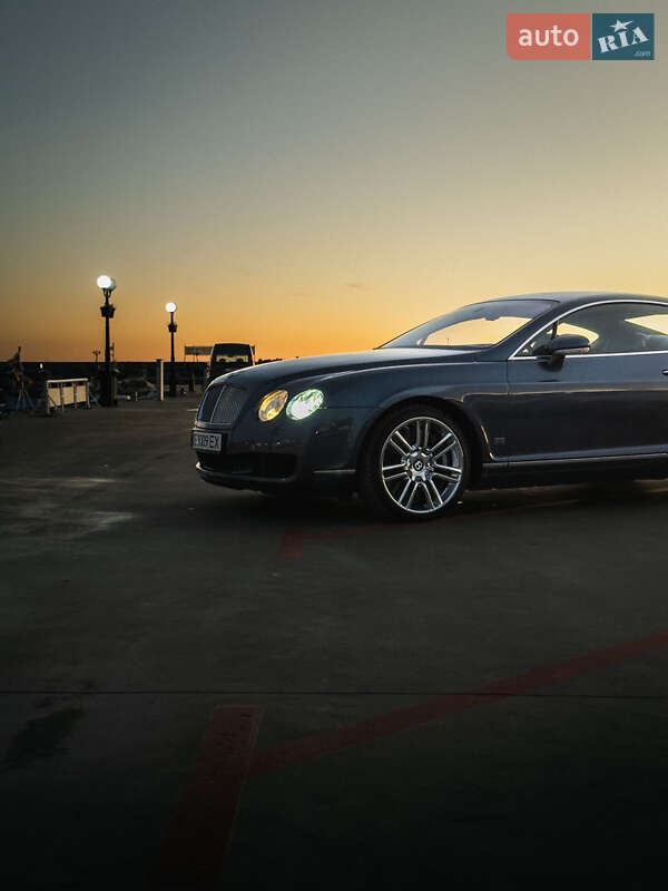Купе Bentley Continental GT 2006 в Чернівцях