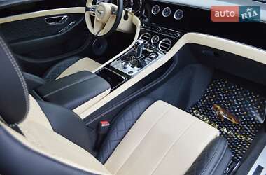 Седан Bentley Continental GT 2019 в  фото 38 Седан Bentley Continental GT 2019 в