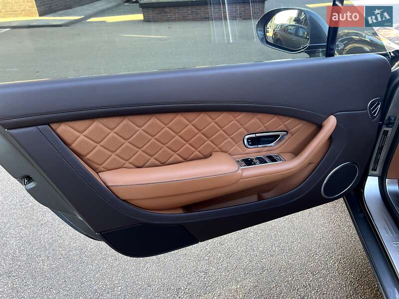 Купе Bentley Continental GT 2016 в Киеве фото 22 Купе Bentley Continental GT 2016 в Киеве