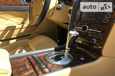 Седан Bentley Flying Spur 2010 в 