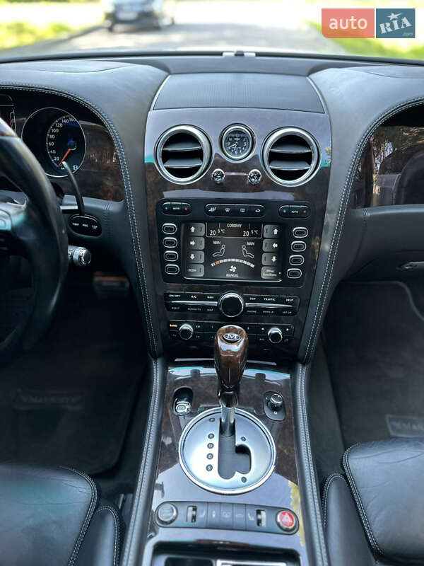 Седан Bentley Flying Spur 2008 в Львові