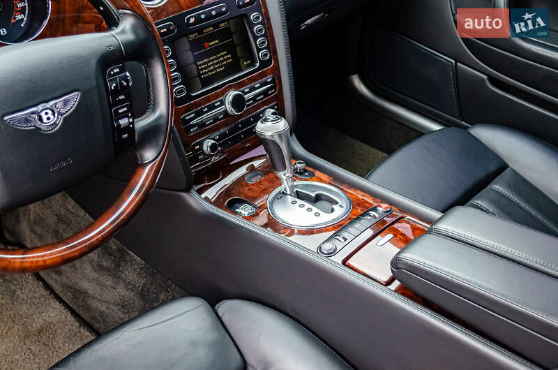 Седан Bentley Flying Spur 2007 в Киеве