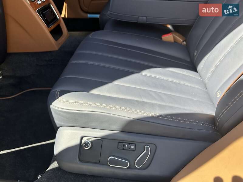 Лімузин Bentley Flying Spur 2014 в Києві