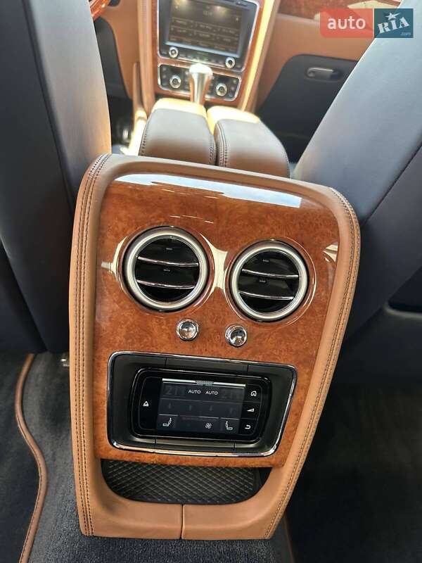Лімузин Bentley Flying Spur 2014 в Києві