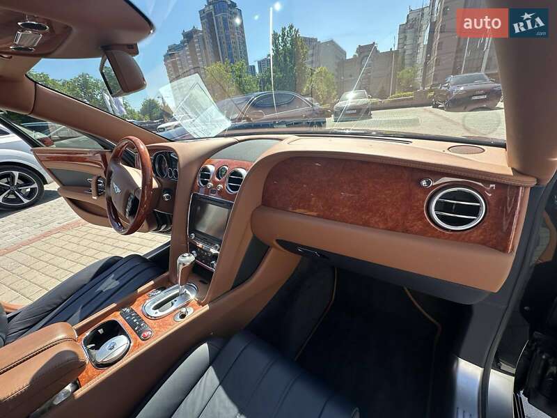 Лімузин Bentley Flying Spur 2014 в Києві