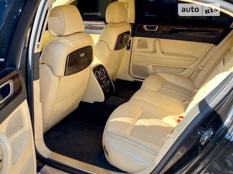 Седан Bentley Flying Spur 2007 в Львове