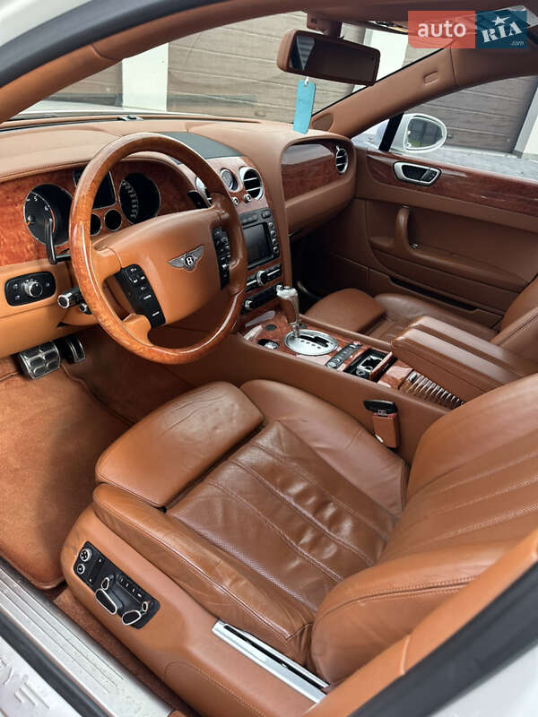 Седан Bentley Flying Spur 2008 в Тячеві
