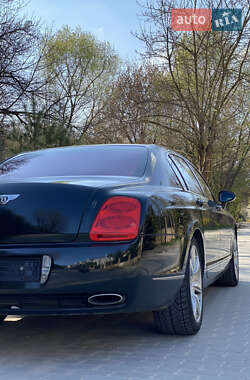 Купе Bentley Flying Spur 2007 в 