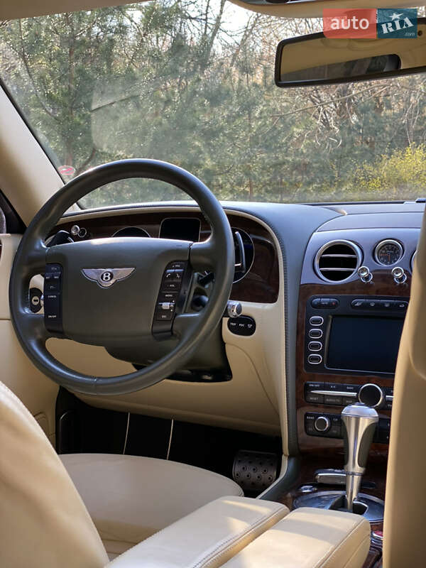Купе Bentley Flying Spur 2007 в Львове фото 15 Купе Bentley Flying Spur 2007 в Львове