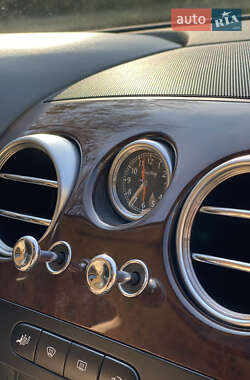 Купе Bentley Flying Spur 2007 в 