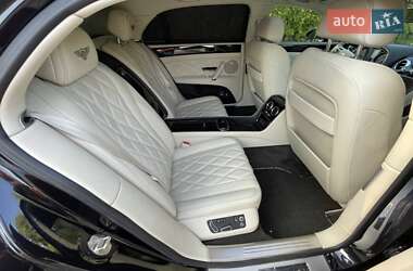 Седан Bentley Flying Spur 2013 в 